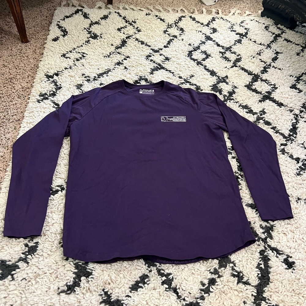 Men’s Alphalete active wear athletic long sleeves tee shirt size L
